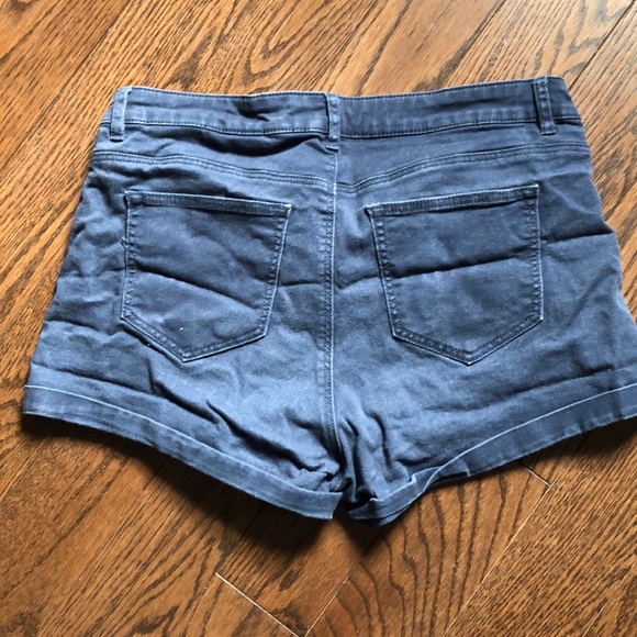 Summer Shorts - Picture 2 of 3